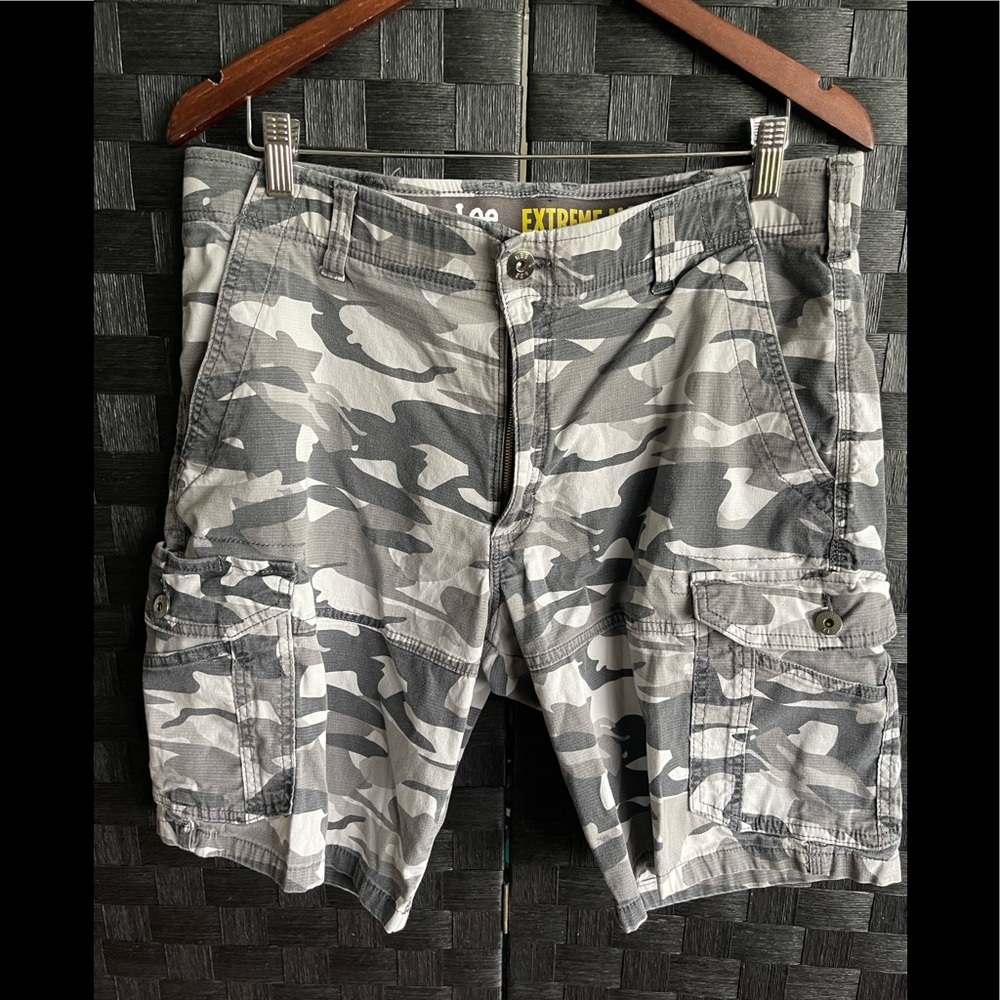 Mens Lee extreme motion camouflage cargo gently warn